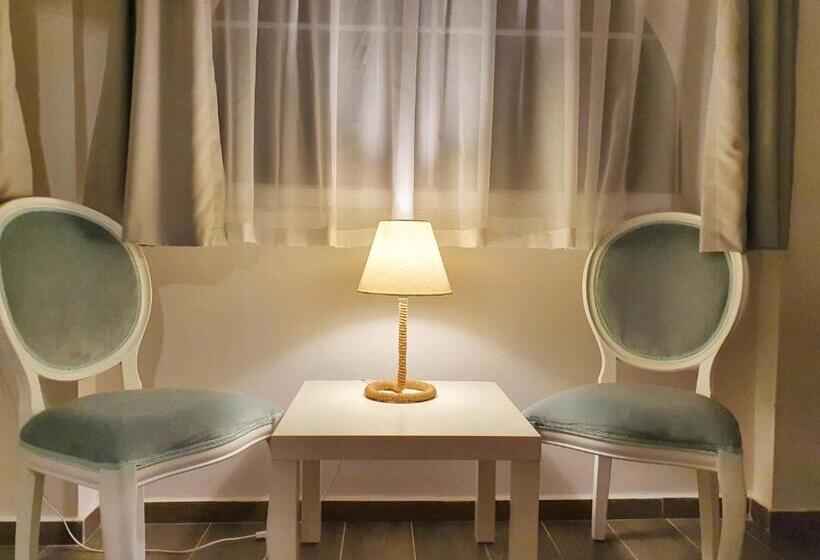 غرفة قياسية مطلّة علي البحر مزوَّدة بشُرفة, Dilek Agaci Butik Otel