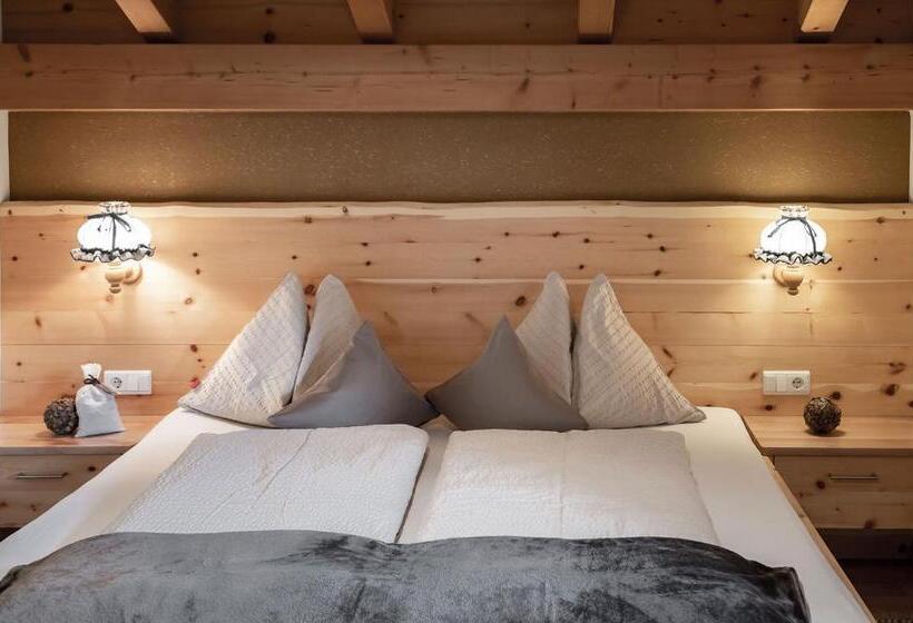 Апартаменты 3 Спальни, Treffhof