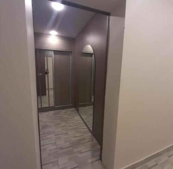 스탠다드 스튜디오, Al Anoud & Aljawhara Apartments