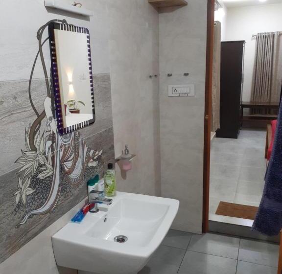 اتاق لوکس, Nature Villa Kochi