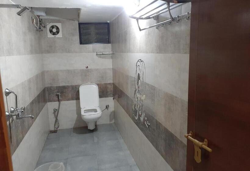 חדר סופריור עם מיטת קינג, Nature Villa Kochi