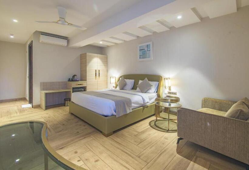Club Kamer, The Fern Residency Calangute Baga, Goa