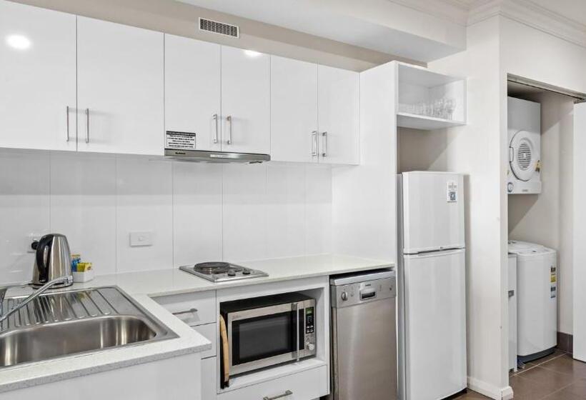 스탠다드 스튜디오, Dolphin Quay Apartments