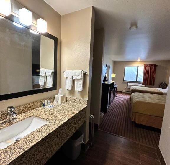 标准间, Rodeway Inn & Suites Madison East