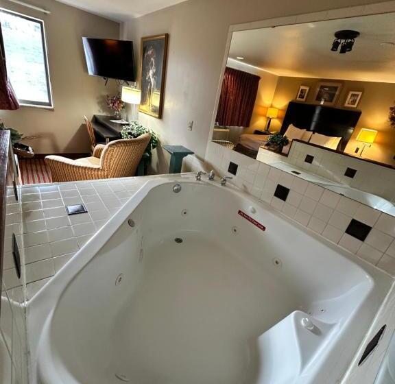 Стандартный Номер Кровать Кинг, Rodeway Inn & Suites Madison East