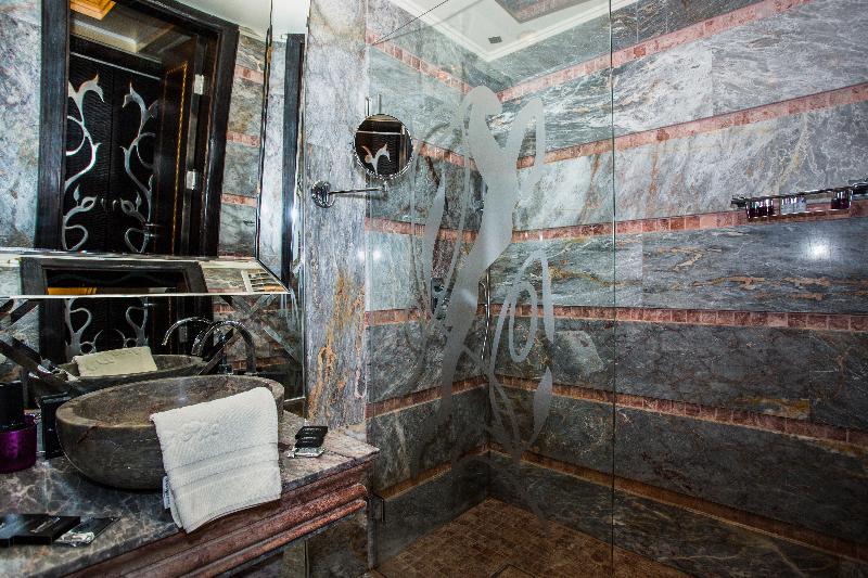 Номер Стандарт Вид на Парк, Royal Castle Design & Spa