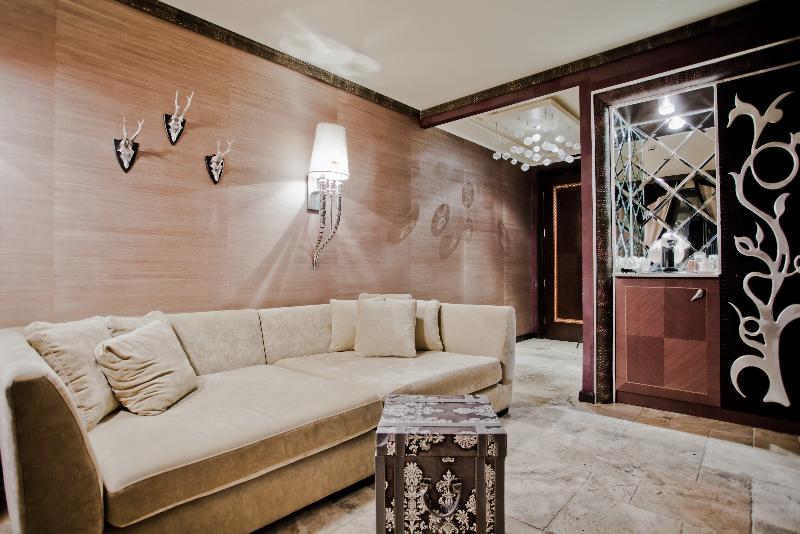 Студио Стандарт Вид на Парк, Royal Castle Design & Spa