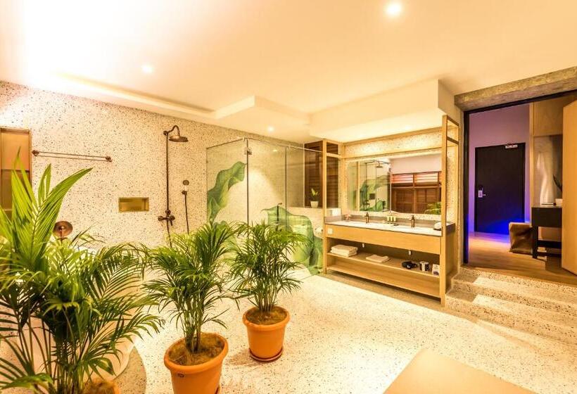 سوئیت با تخت بزرگ, Tien Terrace
