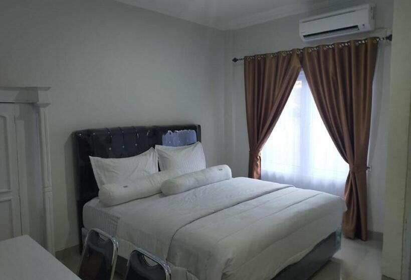 Deluxe Zimmer, Reddoorz Near Palembang Airport 2