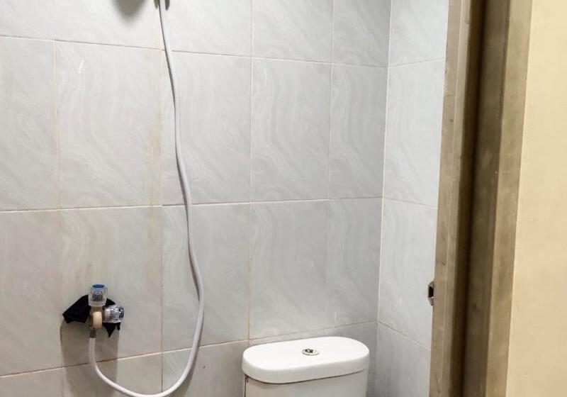 Номер Стандарт, Residence 9 Penjaringan   Caters To Women