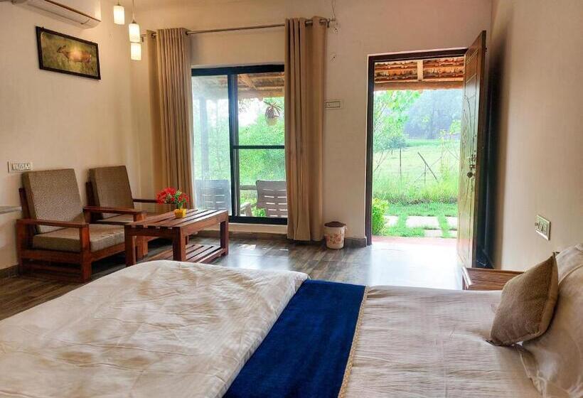 Номер Deluxe с Балконом, Grand Narmada Jungle Homestay Resort Bandhavgarh