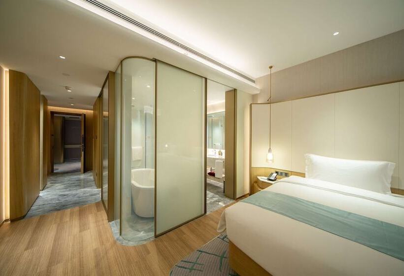 Номер Deluxe Вид на Озеро, Wyndham Garden Jinjiang