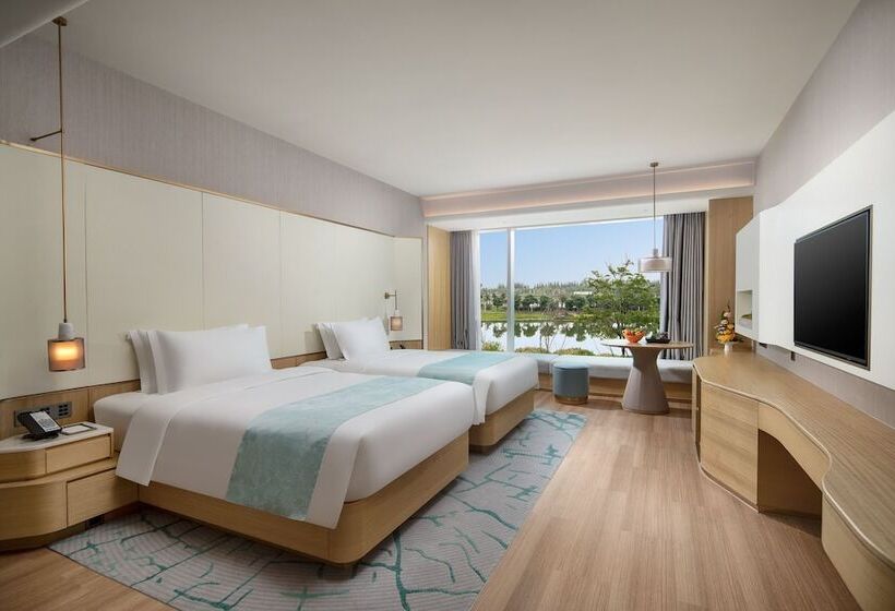 Номер Deluxe Вид на Озеро, Wyndham Garden Jinjiang