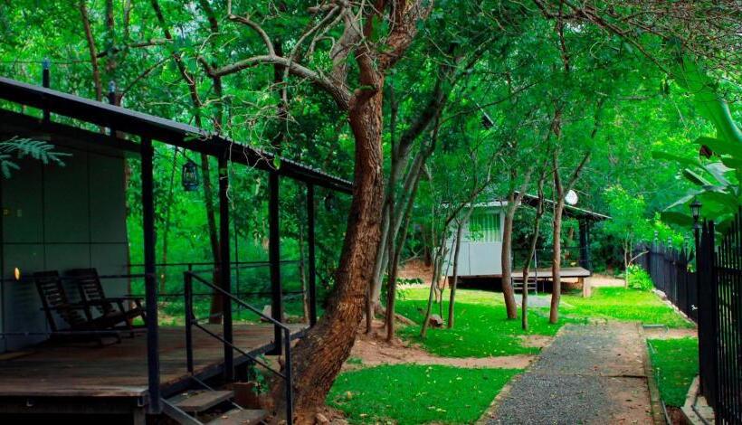 اتاق استاندارد با چشم‌انداز دریاچه, Birds Paradise Inn