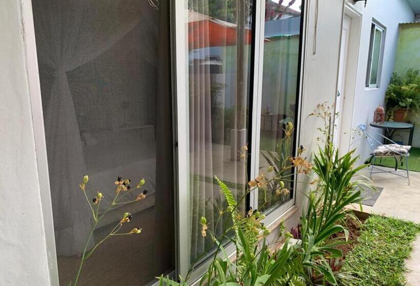 חדר סטנדרט נוף לגינה, Acacia Inn Guesthouse