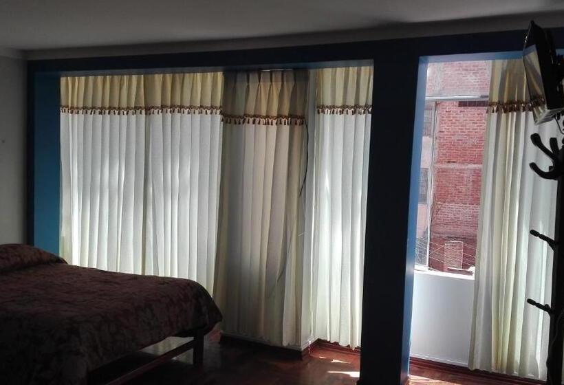 اتاق استاندارد با سرویس بهداشتی مشترک, Hostel Puno Backpackers