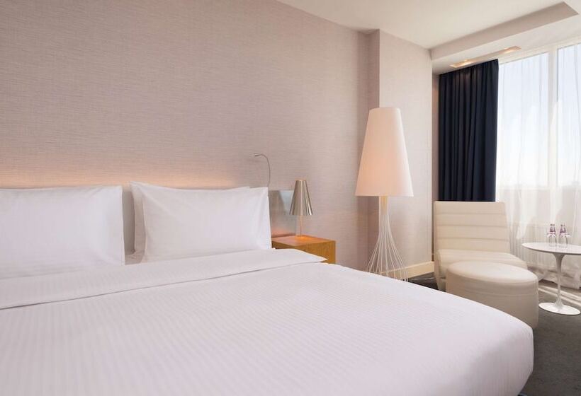 Номер Премиум Вид на Город, Radisson Blu Belorusskaya