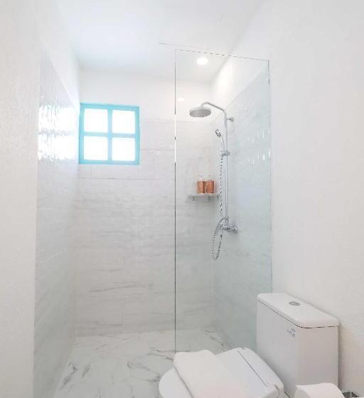 Полулюкс с Бассейном, Loccal Collection Hotel Komodo
