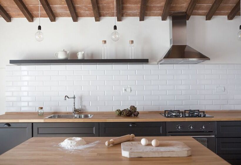 标准工作室, Quercia Al Poggio
