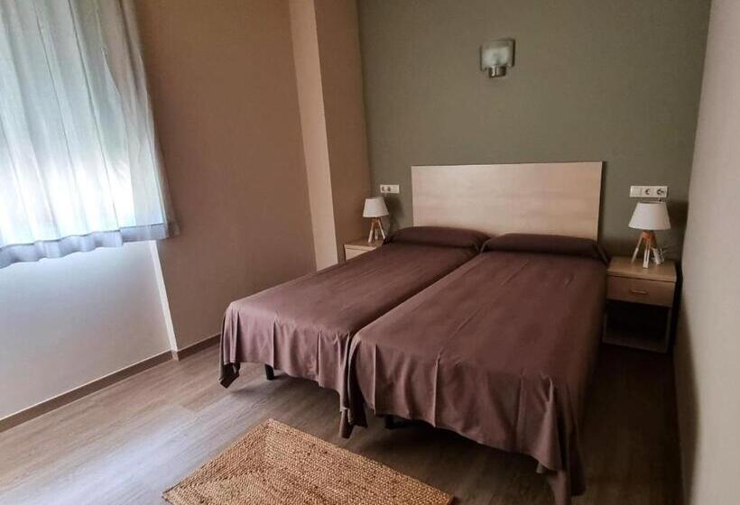 آپارتمان 3 خوابه, Residencia Universitaria Damia Bonet