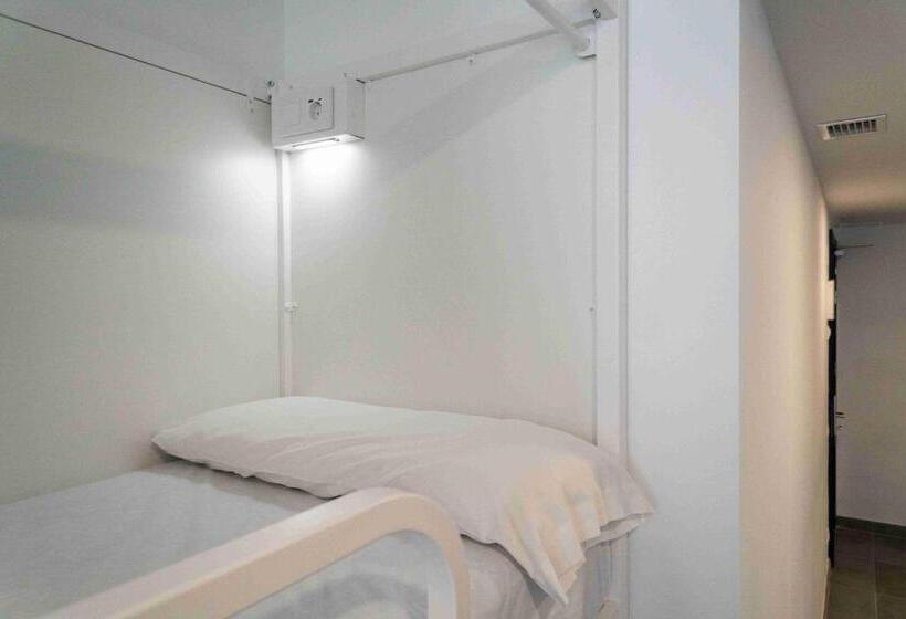 Кровать в Общей Комнате, Sea Hostel Barcelona