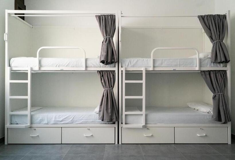 Четырехместный Номер Стандарт, Sea Hostel Barcelona