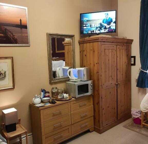 سوییت خانوادگی, Whitby Central Close To Beach Pier Flowergate