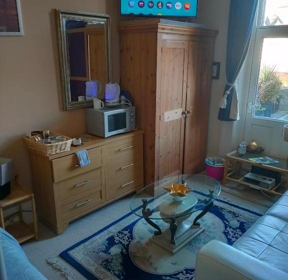 سوییت خانوادگی, Whitby Central Close To Beach Pier Flowergate