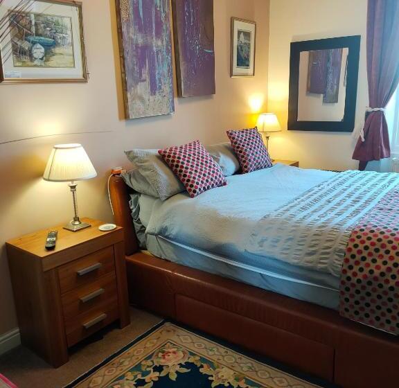 اتاق لوکس, Whitby Central Close To Beach Pier Flowergate