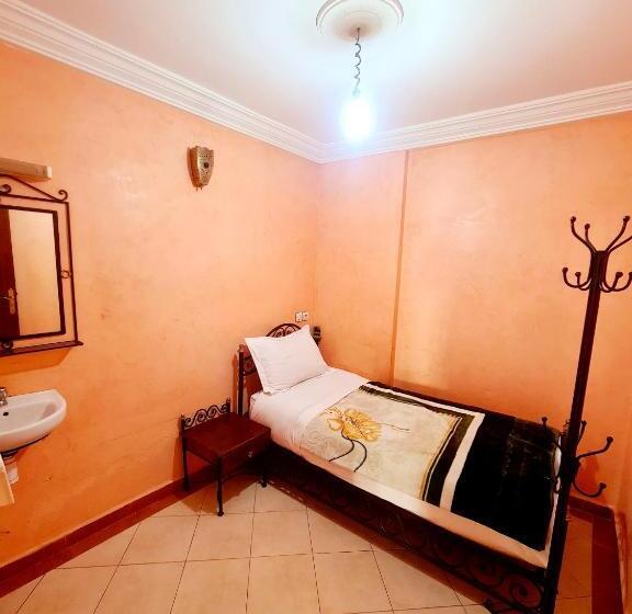 اتاق استاندارد یک نفره, Salem Leksor