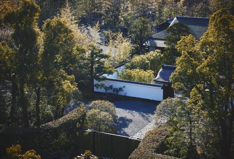 Номер Премиум, Indigo Inuyama Urakuen Garden, An Ihg