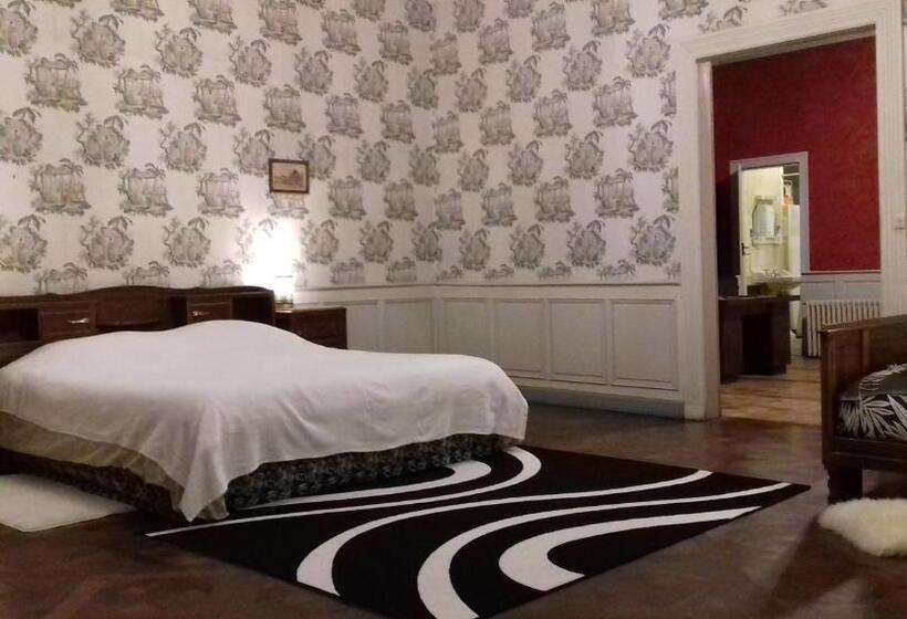 Family Suite, Bazar Du Nouveau Siècle