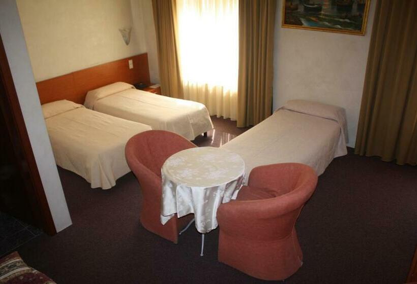 اتاق استاندارد سه نفره, Auberge Gaglioti