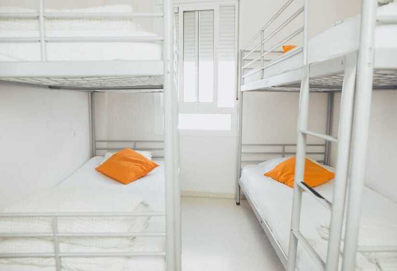 اتاق استاندارد سه تخته با سرویس بهداشتی مشترک, Cádiz Inn Hostel