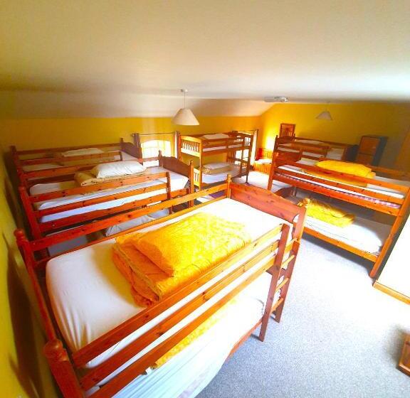 Кровать в Общей Комнате, Slane Farm Hostel, Cottages And Camping