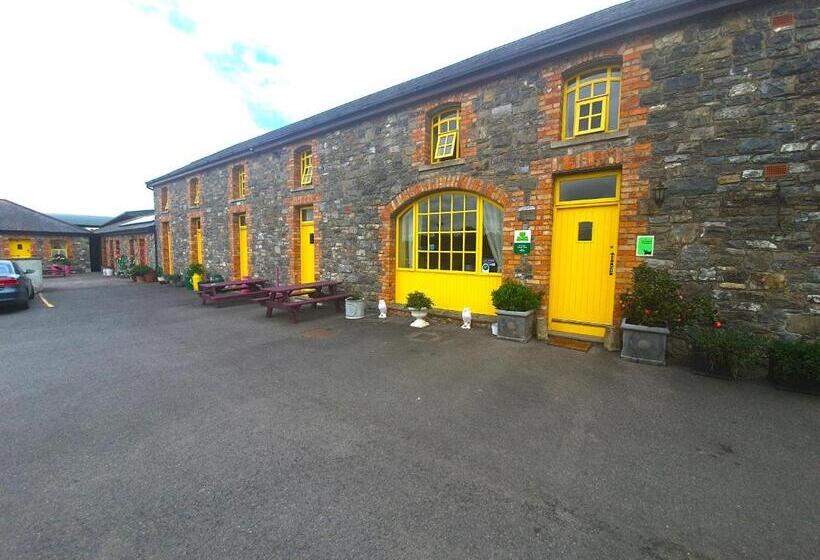 Кровать в Общей Комнате, Slane Farm Hostel, Cottages And Camping