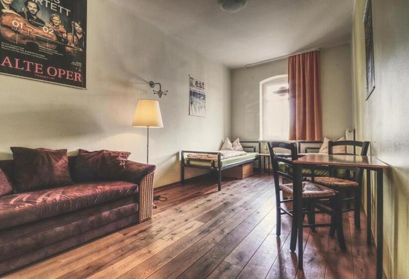 Номер Стандарт Совместная Ванная, Opera Hostel