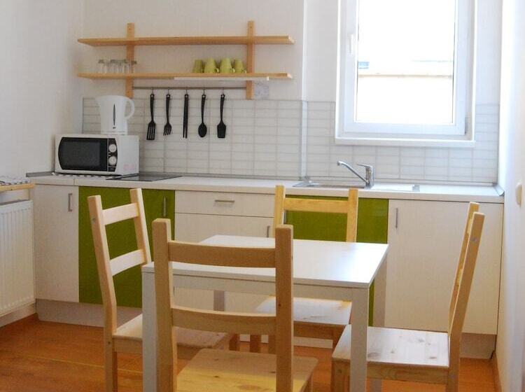 تختخواب در اتاق مشترک, Patio Hostel
