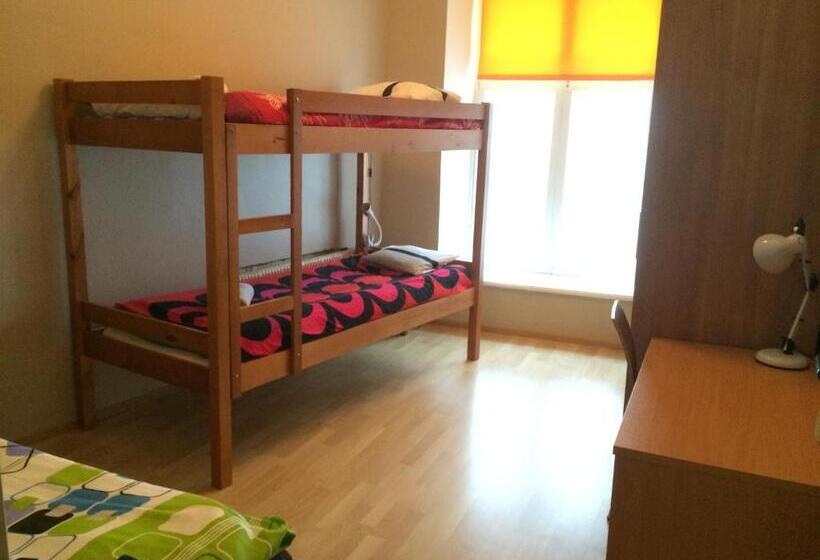 اتاق استاندارد سه نفره, Zinc Old Town  Hostel
