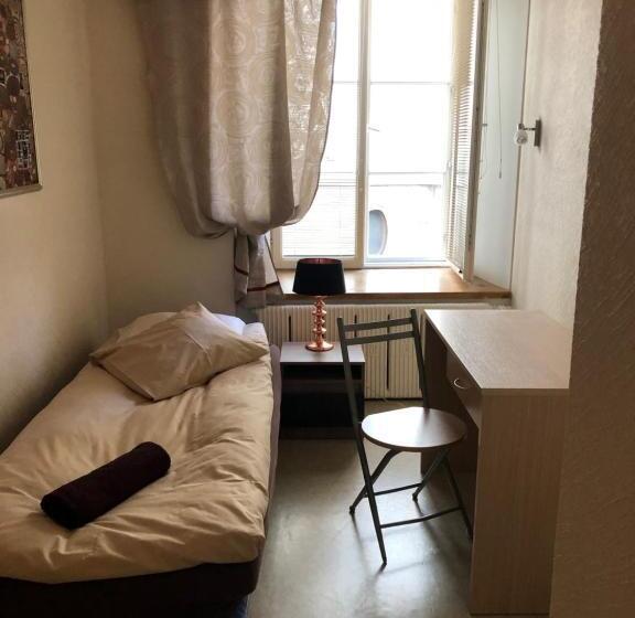 اتاق استاندارد یک نفره, Zinc Old Town  Hostel