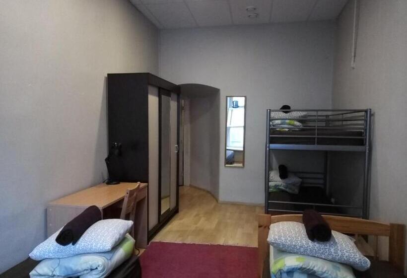 تختخواب در اتاق مشترک, Zinc Old Town  Hostel