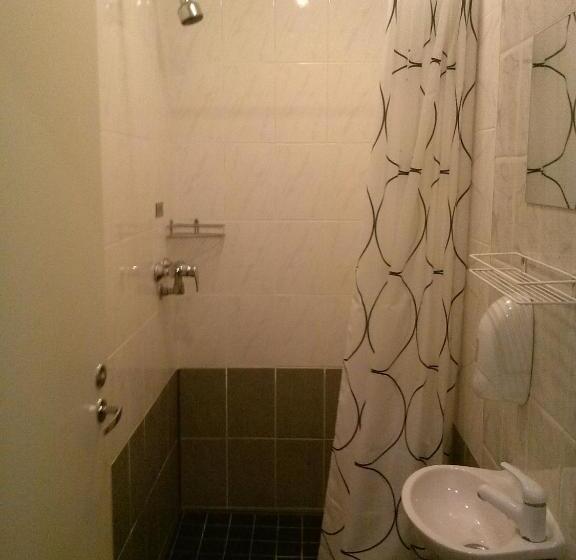 اتاق استاندارد سه نفره, Zinc Old Town  Hostel