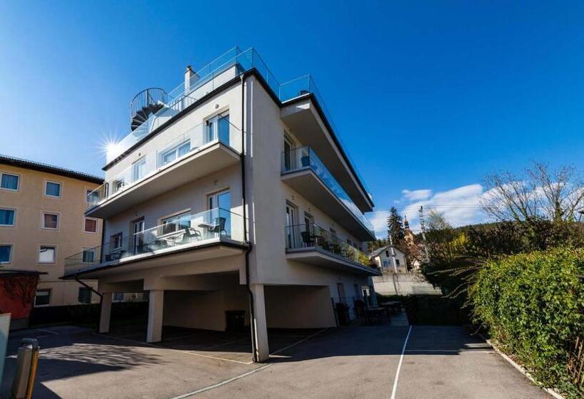 اتاق خانوادگی, Luxury Apartment Monte Carlo