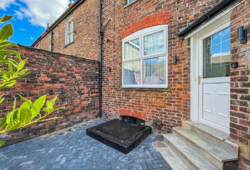 Студия Deluxe, 46 Ashfield Rd, Altrincham