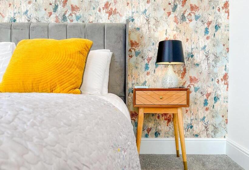 Quarto Estandar, 46 Ashfield Rd, Altrincham