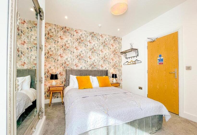 Номер Стандарт, 46 Ashfield Rd, Altrincham