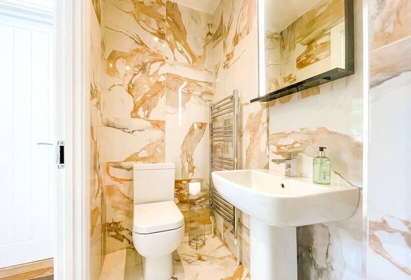 Студия Deluxe, 46 Ashfield Rd, Altrincham