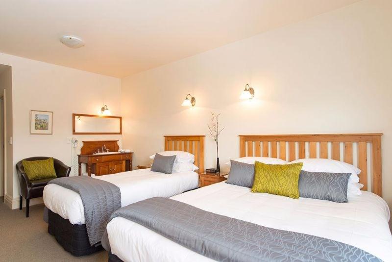 家庭间, The Grand Hotel & Bar   Akaroa