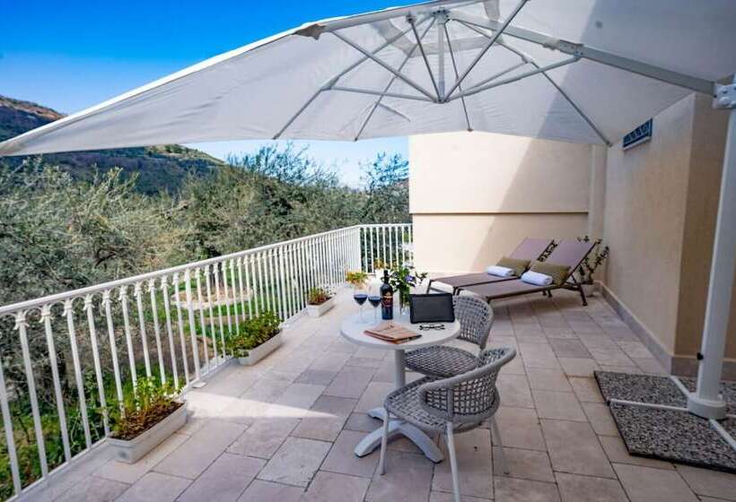 Люкс с Террасой, Tenuta Miranda Agriresort