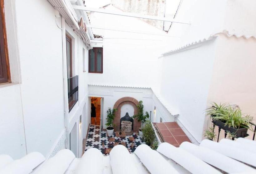سوییت لوکس, Altabib Riad